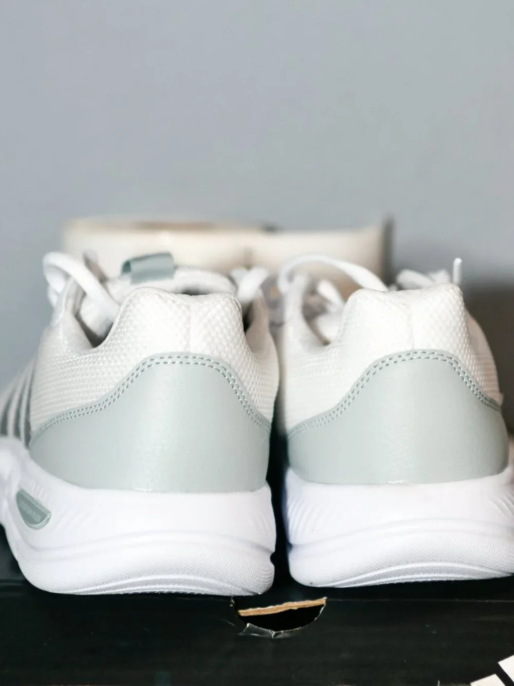 adidas Women's Cloudfoam Flex Sneaker